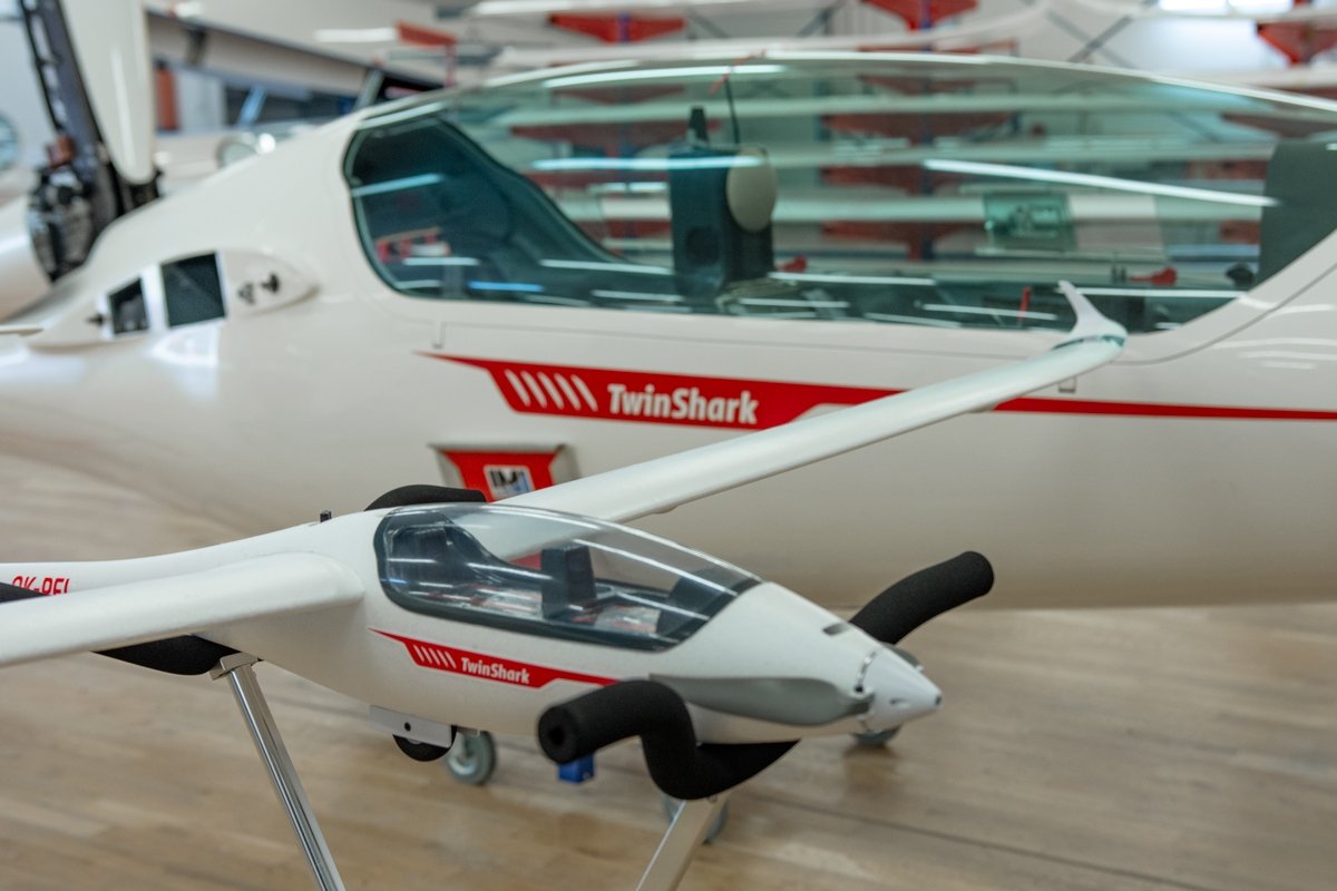 KAVAN 304TS TwinShark 2700mm - ARF - Billede 12