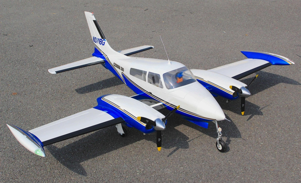 Seagull Gear - Giant Cessna 310 Twin Engine 15-20cc